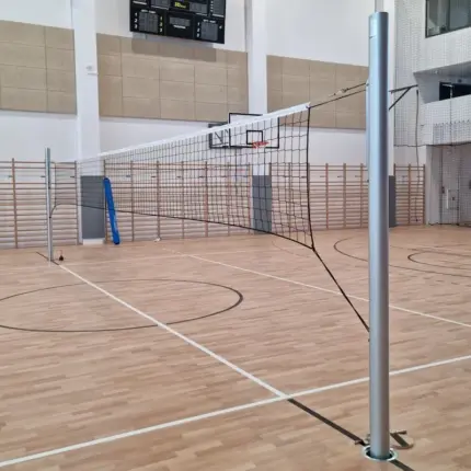 Fiksni jekleni odbojkarski stebri