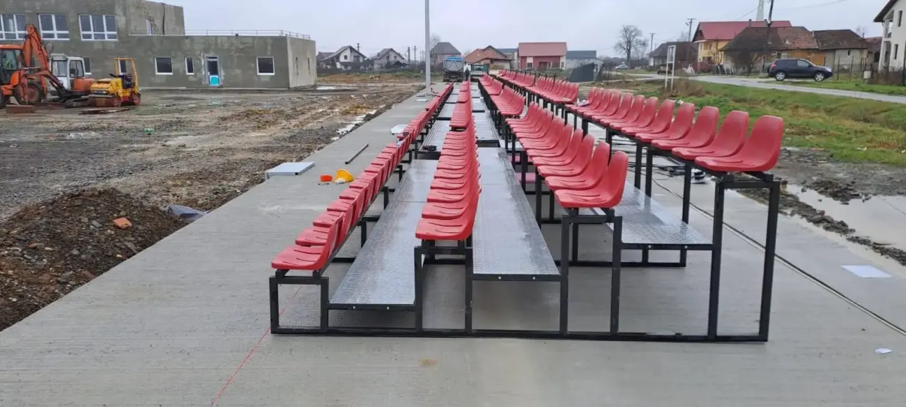 Tribuna s sedeži
