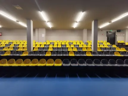 Stopnišče za gledalce s sedeži