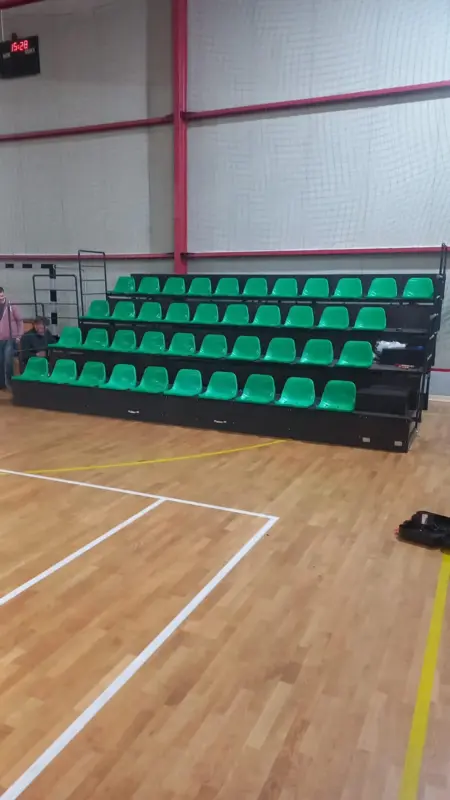 Ročna teleskopska tribuna
